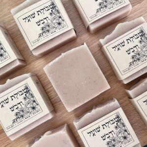 סַבּוֹן שִׁבֹּלֶת שׁוּעָל וּדְבַשׁ