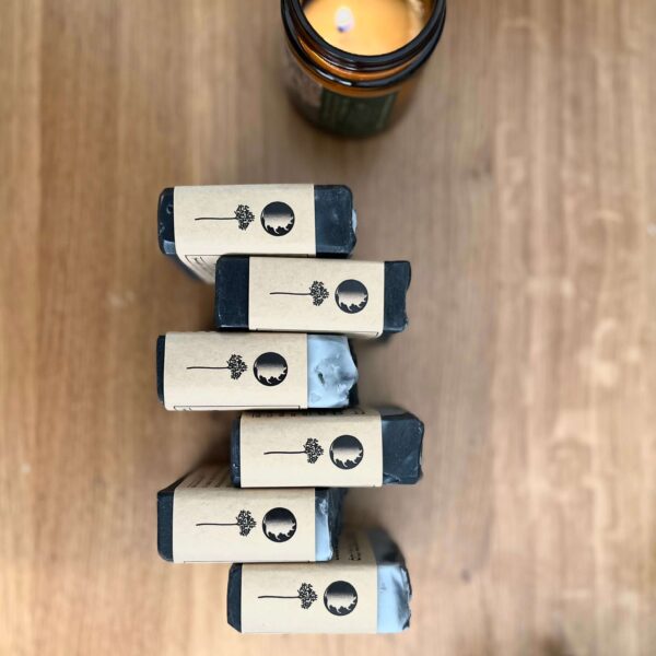 סבון שחור פחם פעיל ושמן עץ התה לאקנה